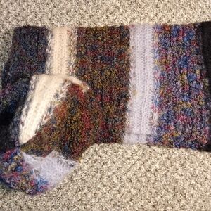 Dark multicolor hat and scarf matching set